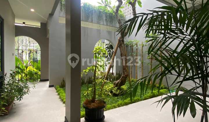 Jual Rumah Bangunan Baru 3 Lantai di Bsd City Ada Roof Top 2