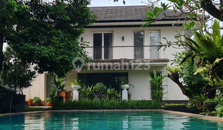 Sell House with Swimming Pool in Parigi Nempel Bintaro Complex