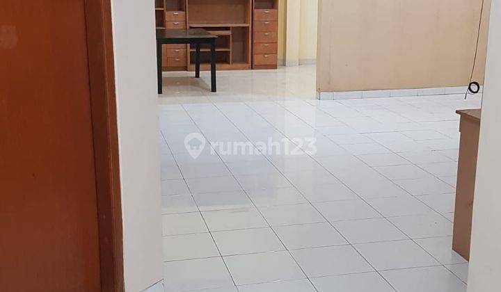 Jual Rumah Bangunan Lama Terawat 2 Lantai Di Villa Melati Mas  2