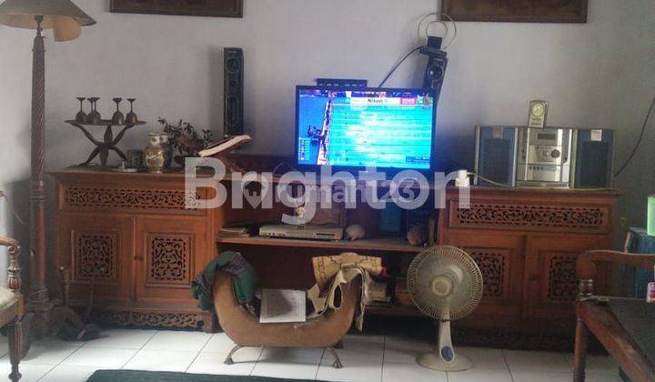 RUMAH BESAR ASRI DI TENGAH KOTA TANGERANG 2