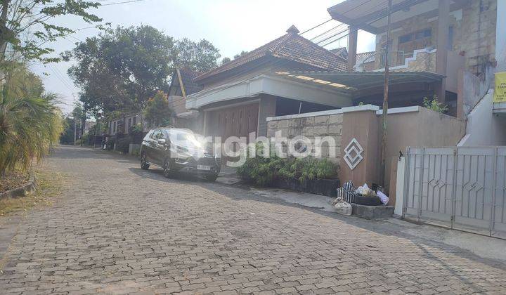 RUMAH MEWAH DI GRIYA PERWITA WISATA 1