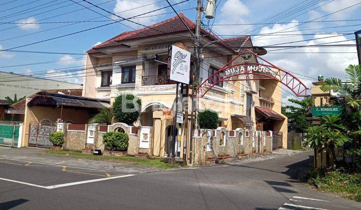 RUMAH BESAR 2LT LOKASI STRATEGIS PINGGIR JALAN ASPAL DEKAT  XT SQUARE UMBULHARJO 2