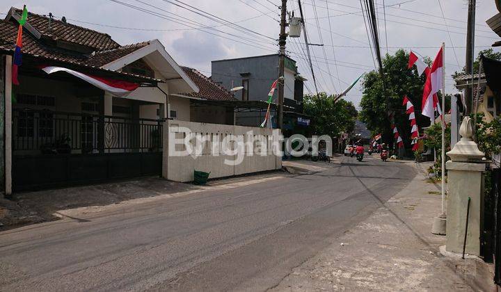 RUMAH STRATEGIS DI RING ROAD UTARA, SELANGKAH DARI LAMPU MERAH MONJALI 2