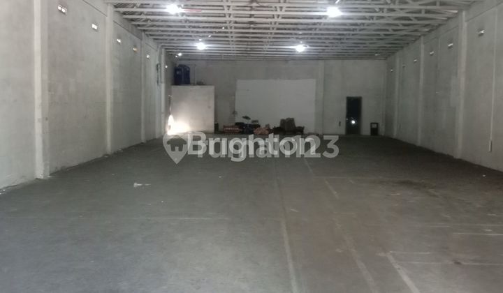 Warehouse by Asphalt Road Ready to Use Near Block O Banguntapan