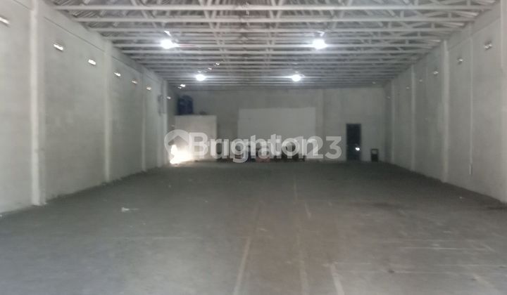 Warehouse by Asphalt Road Ready to Use Near Block O Banguntapan