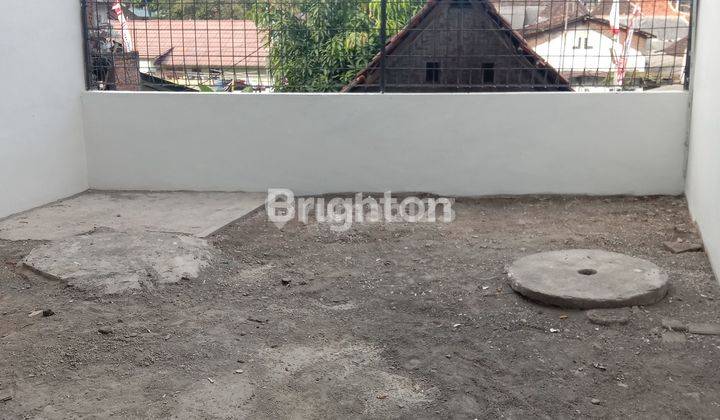 RUKO 3LT SIAP PAKAI PINGGIR JALAN RAYA  DALAM KOTA DEKAT MALIOBORO 2