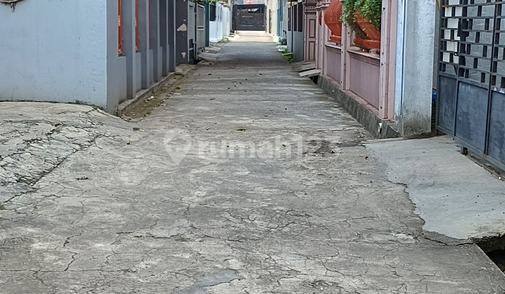 Dijual Rumah dengan Tanah Luas Dalam Kavling di Bintara Jaya 2