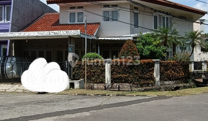 Dijual Rumah 2 Lantai Dalam Komplek yang Aman untuk Anak Anak Bermain di Jt Waringin Asri 2