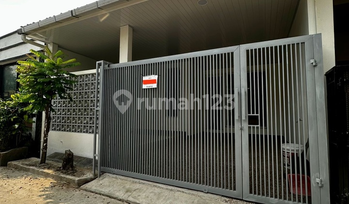 Dijual Rumah Second di Vida Bekasi.owner Pindah Keluar Kota Siap Dinego!!