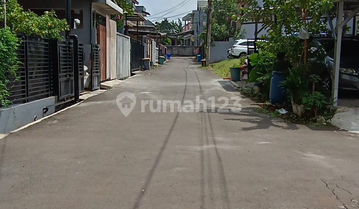 Rumah Dijual 2 Lantai Dekat ke Sts LRT Jt Cempaka! 2