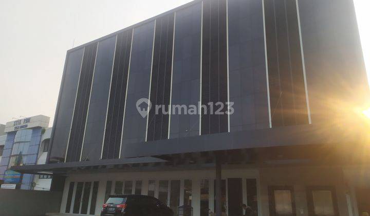 Ruko Baru dijual 6 Lantai di Jakarta Timur  1