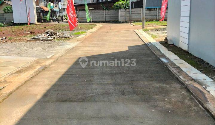 garasi/carport dijual rumah di pinang ranti