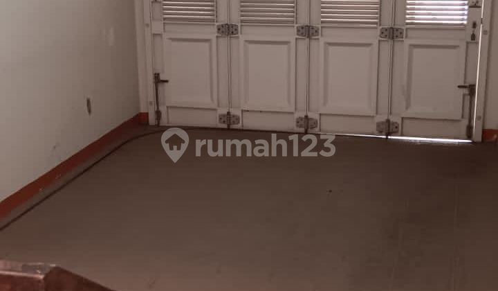 Rumah di Swadaya Duren Sawit 2 Lantai Bagus Terawat 2