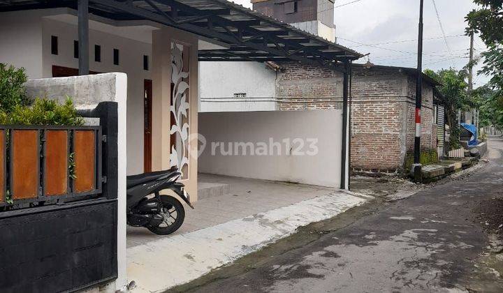 BARU!! RUMAH BARU GRESS CANTIK DI MRISI KASIHAN DEKAT PASAR NITEN 2