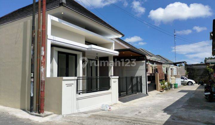 AWAS!! RUMAH BARU MINIMALIS MODERN dalam CLUSTER di UTARA TAJEM  2