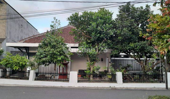 TANAH LUAS!! Dijual Tanah dan Bangunan lokasi Denokan Meguwoharjo 1