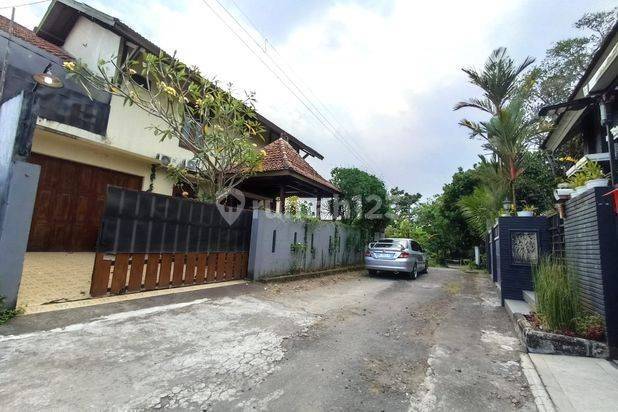 FULL FURNISHED!! Dijual Rumah Cantik Full Furnished JALAN DAMAI  2