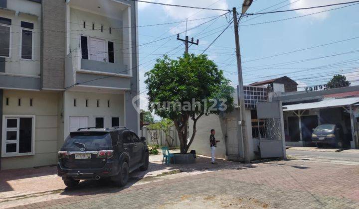 Villa Baru 2 Lantai Pinggir Jalan Cocok Dibuat Usaha 1