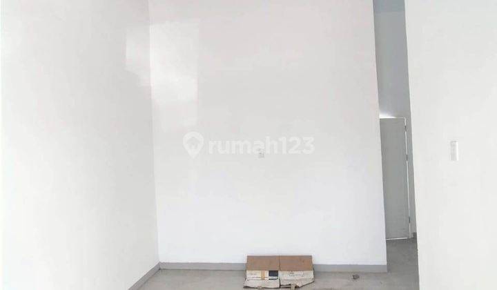 Ruma minimalis, rumah modern di karya jaya ujung 5