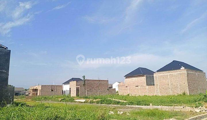 Ruma minimalis, rumah modern di karya jaya ujung 8