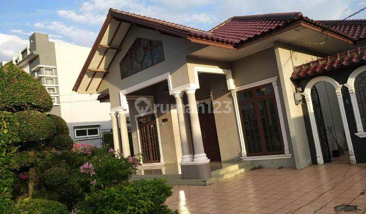 Rumah exclusiv 2 lantai di daerah jl SM raja 1