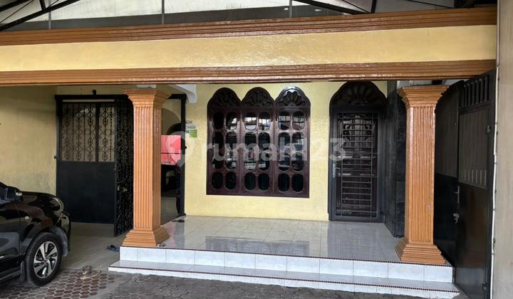 Rumah Dipinggir Jalan Besar 2 Lantai Siap Huni 1