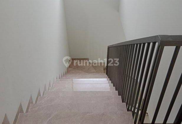 Rumah baru di Padjadjaran kota bandung 2 Lantai 6