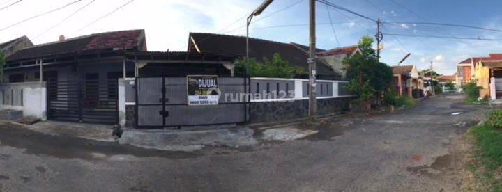 Hunian Bagus Semi Furnished GSI 26
