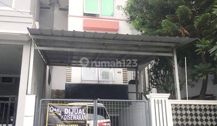 Hunian Bagus Palm Hills Estate Furnished Dekat Tol dan RS Bisa Disewa 1