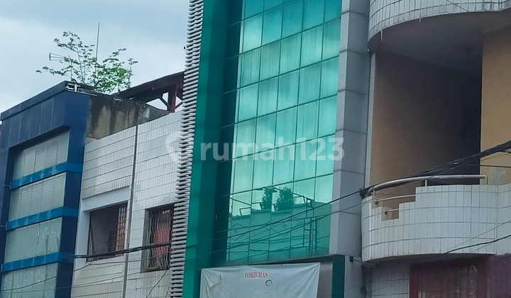 Strategic Shop House at Pasar Lama Serang Near the Town Square 2