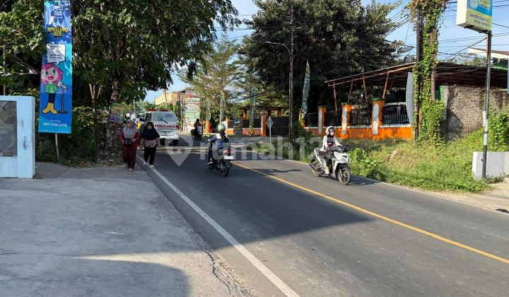 Semi-detached Shop House 3 Tb Suwandi Main Road Ciracas 2