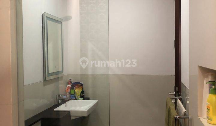 Rumah di Jalan kutat lestari SHM Baru Timur 11