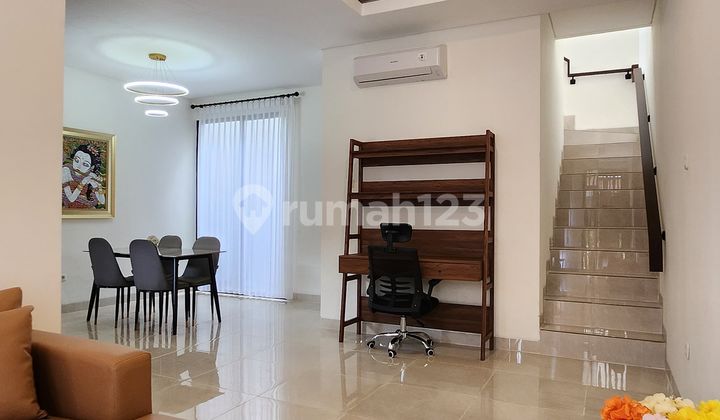 Rumah 2 Lantai Di Graha Raya Bintaro