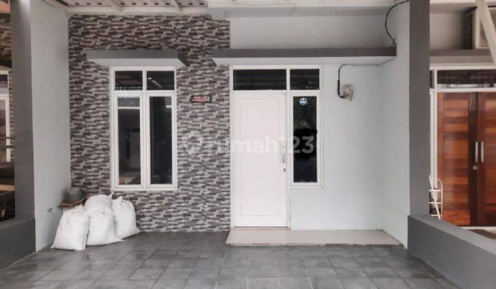 Rumah Minimalis 2 Lantai Town House Menempel  Graha Raya Bintaro  1