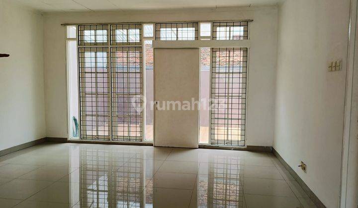 Dijual Rumah 2 Lantai di Lippo Karawaci Tangerang SHM Hadap Selatan 2