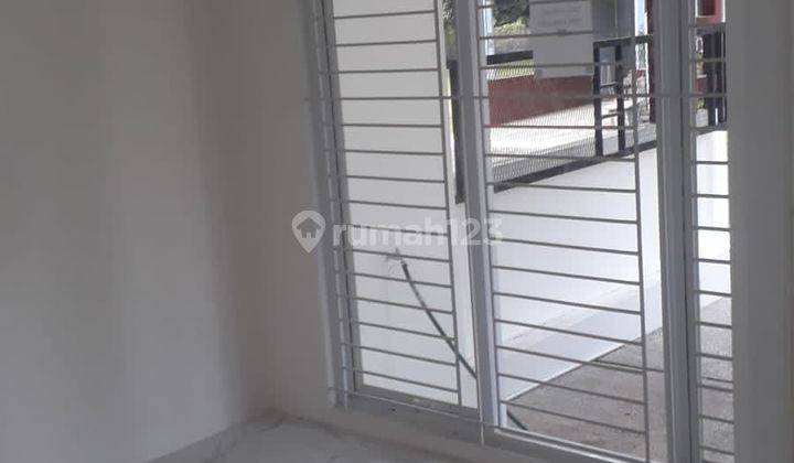 Dijual Rumah Cantik Furnished 2 lantai Hook di Graha Raya Bintaro 2