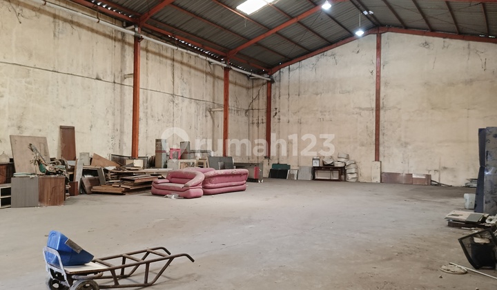 Warehouse for Rent on Ciledug Raya Near Way Puri Beta Bus Stop Warehouse for Rent on Ciledug Raya Near Way Puri Beta Bus Stop