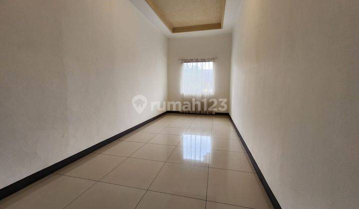 Rumah Bagus Unfurnished SHM di Batuindah Raya, Bandung 2