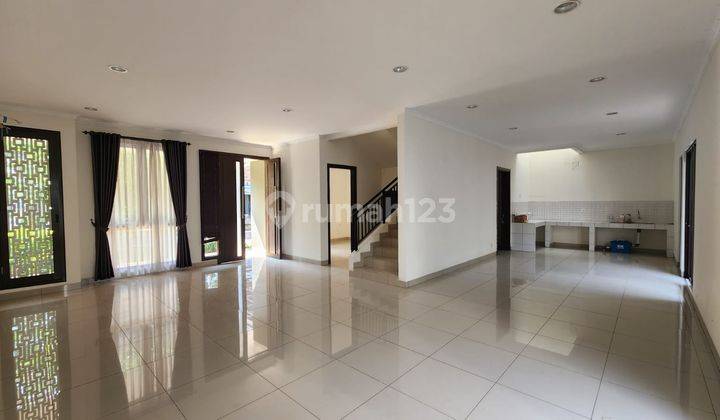 Rumah 2 Lantai Bagus Unfurnished SHM di Cluster Btari Summarecon Bandung , Bandung 1