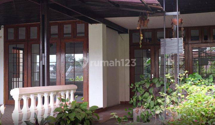 Rumah 3 Lantai Bagus Unfurnished SHM di Setrasari, Bandung 2