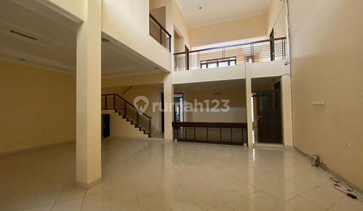 Rumah 2 Lantai Bagus Unfurnished SHM di Setra Indah Sayap Pasteur, Bandung 1