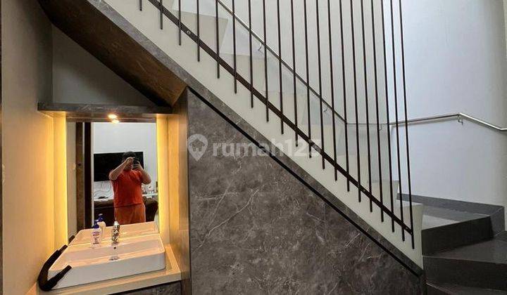 Rumah 2 Lantai Bagus Furnished SHM di Buah Batu Square, Bandung 2