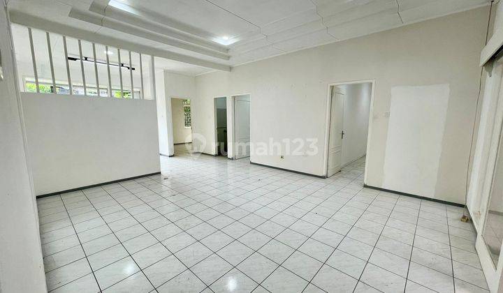 Rumah Bagus Unfurnished SHM di Kembar Mas, Bandung 1