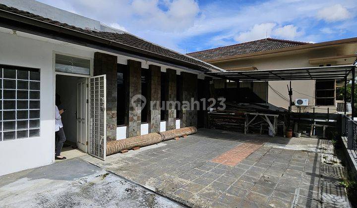 Rumah 2 Lantai Bagus Unfurnished SHM di Pasteur, Bandung 1