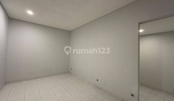 Rumah Bagus Unfurnished SHM di Singgasana, Bandung 2