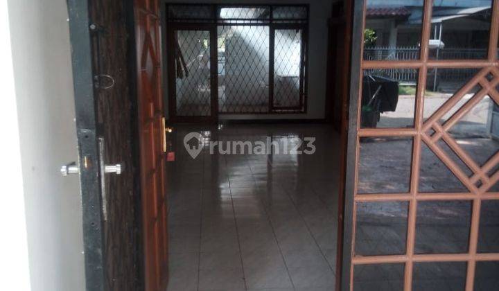 Rumah Bagus Unfurnished SHM di Batununggal, Bandung