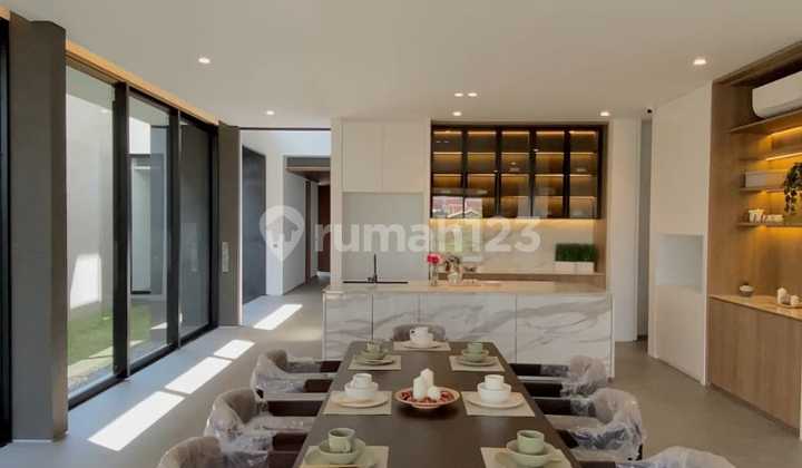 Rumah Mewah Kondisi Baru KBP SPATIRASMI Bagus Furnished SHM Kota Baru Parahyangan, Bandung
