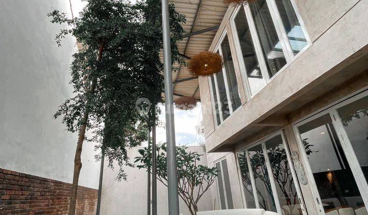 Rumah BAGUS !! Modern Full Furnished (Baru) di Sariwangi 16