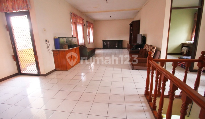 Rumah 2 Lantai TCI Ada Taman Dpan dan belakang 2
