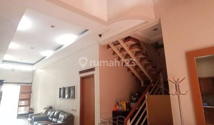 Dijual Rumah TAMAN HOLIS iNDAH 1